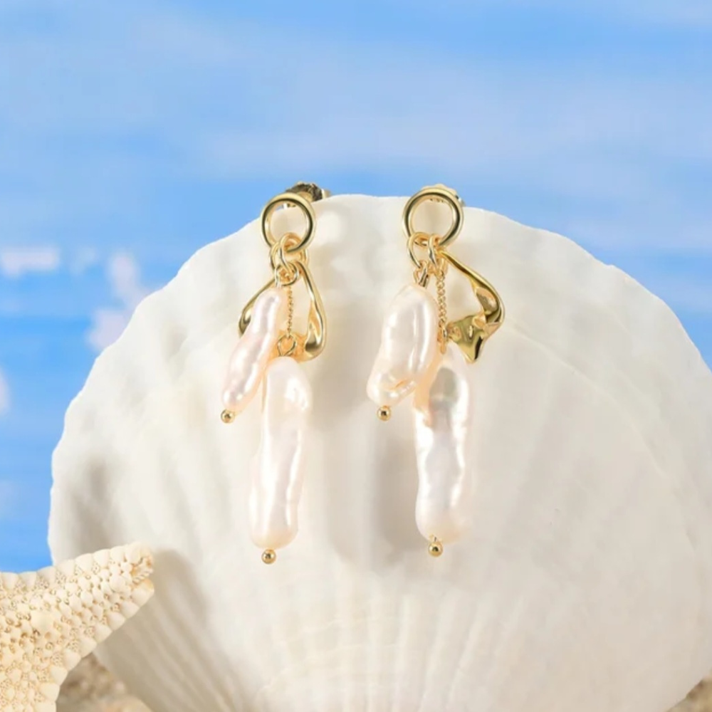 Natural pearl earring