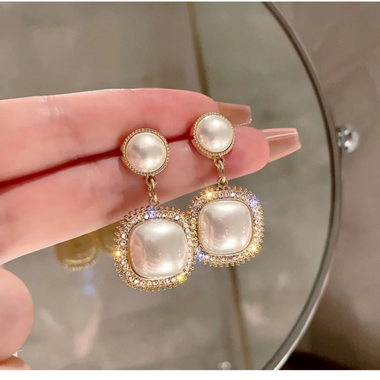 Retro Pearl Earrings