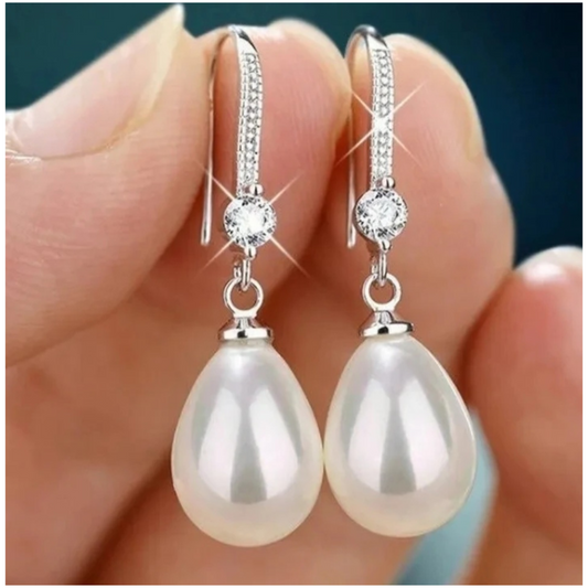 Drop pearl earrings