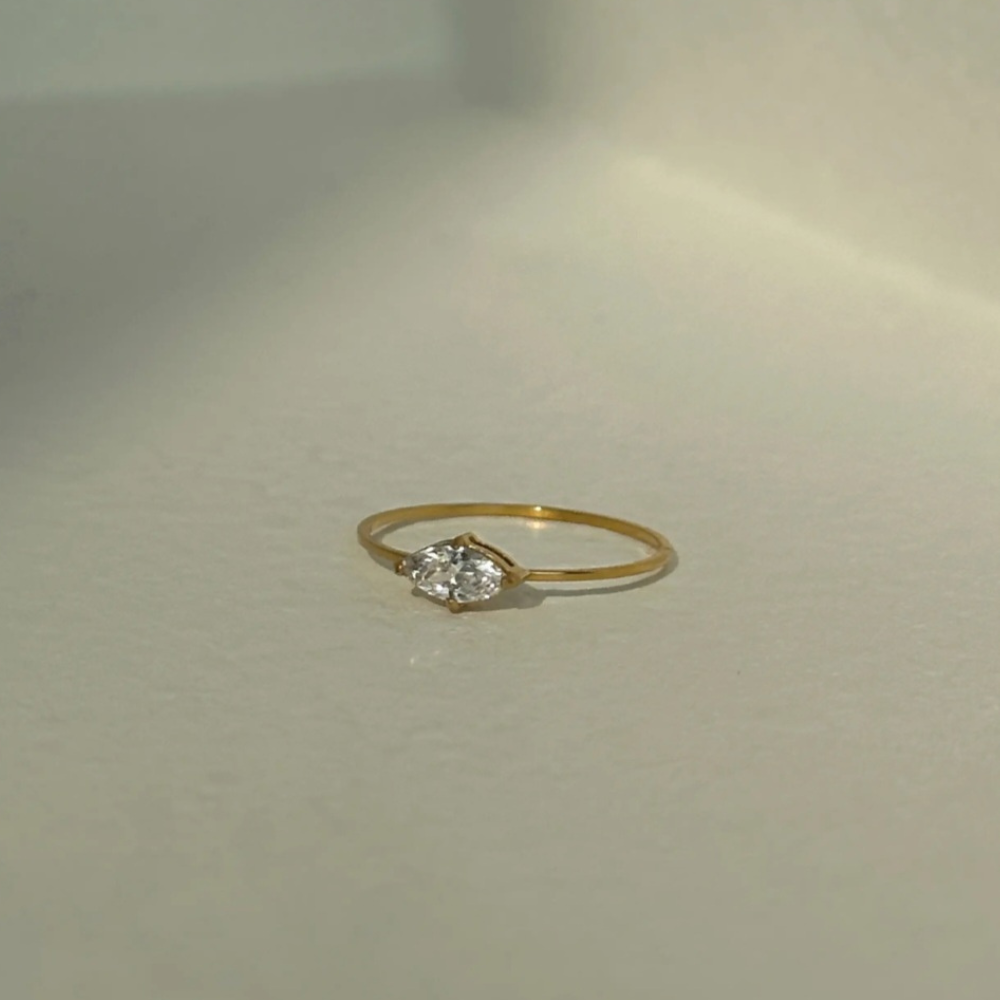 Minimalist 18k gold Ring