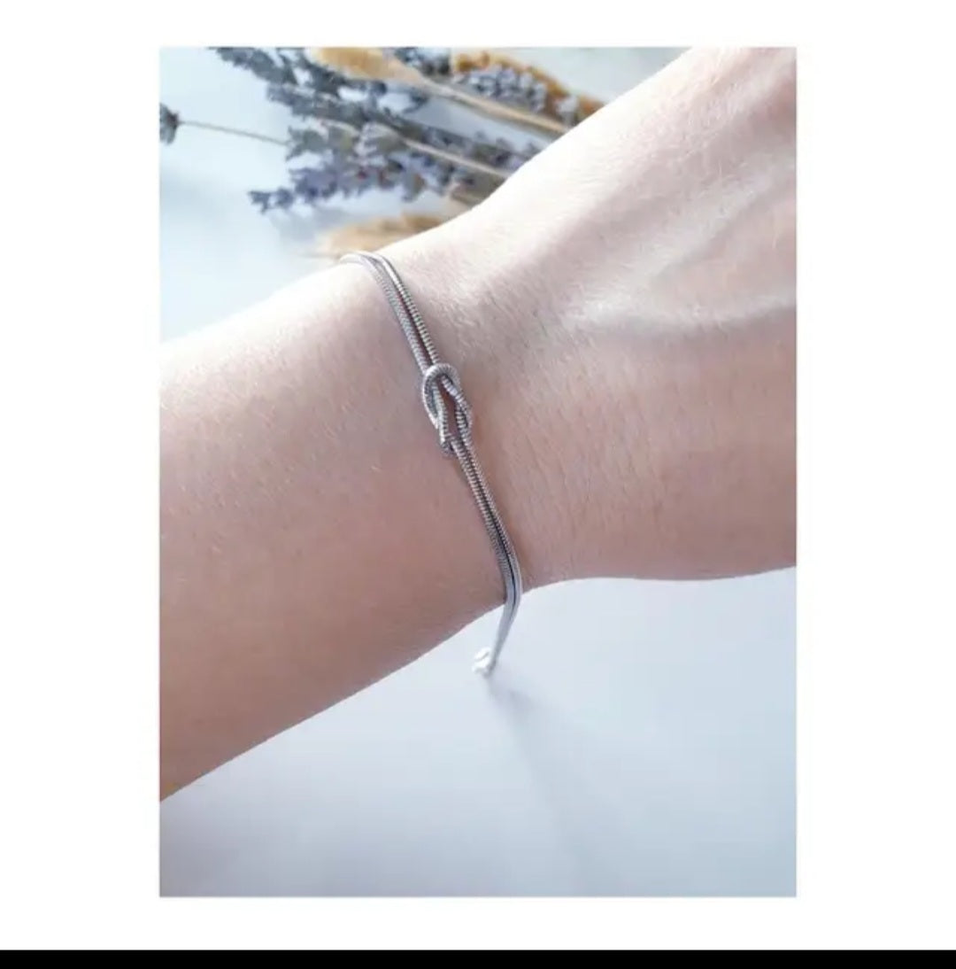 Knot love bracelet