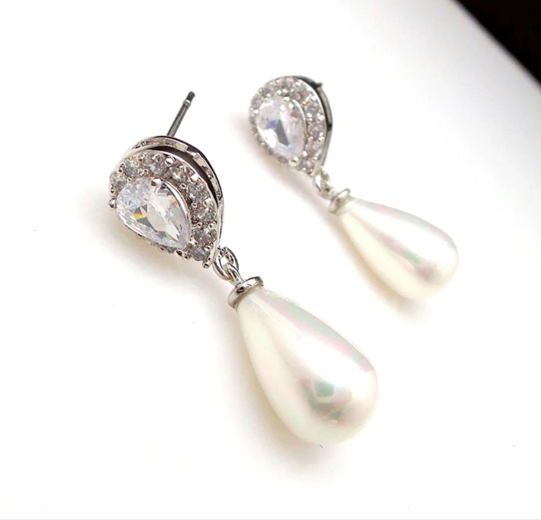 Water drop earrings